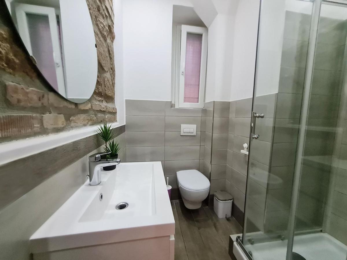 Giulya Guesthouse ローマ エクステリア 写真