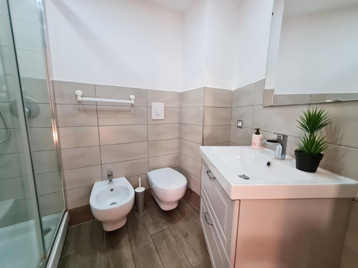 Giulya Guesthouse ローマ エクステリア 写真